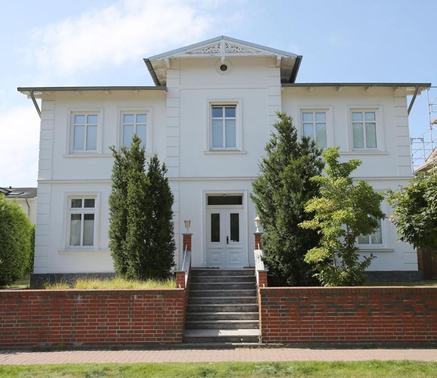 Strandnahe Fewo Mit 3 Schlafzimmern Und Balkon, Villa Vergissmeinnicht 02, Binz Exterior photo